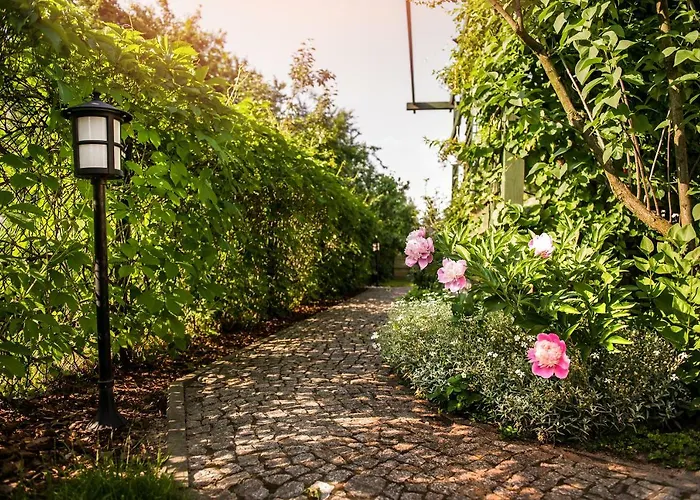 Πανσιόν Jada Goscie 3*