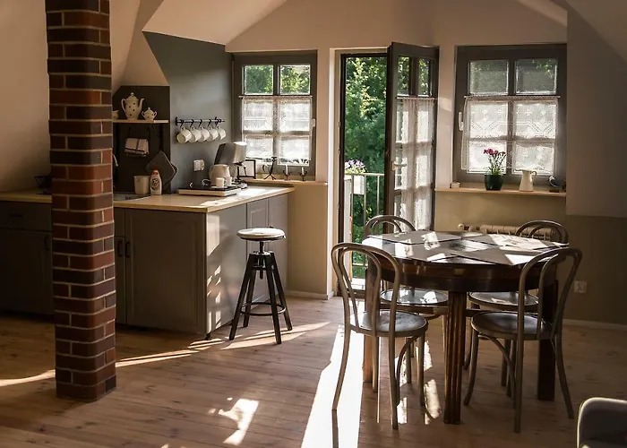 Πανσιόν Jada Goscie