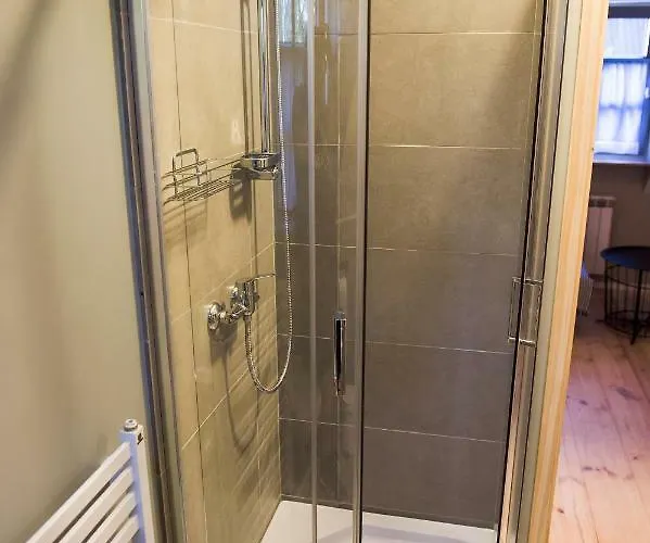 Πανσιόν Jada Goscie 3*